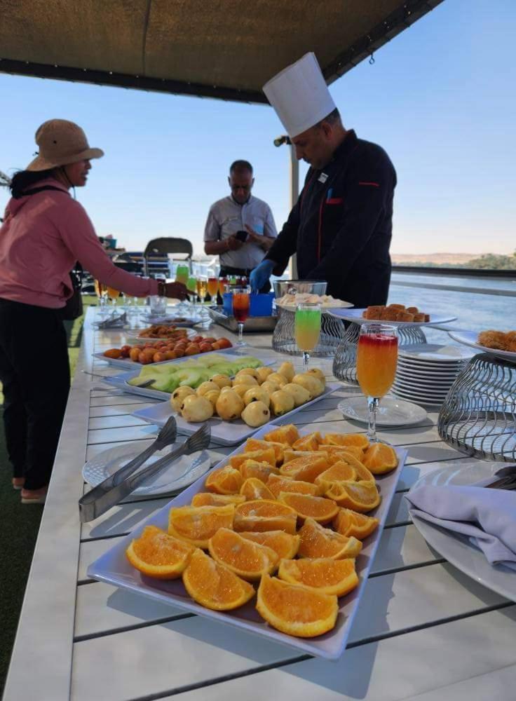 Five Star Nile Cruise From Aswan To Luxor Hotel Ngoại thất bức ảnh